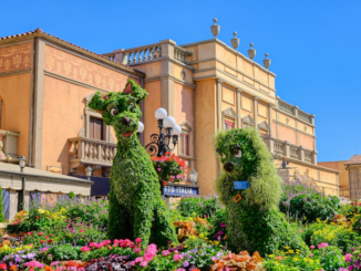 Lady and the Tramp topiaries at Epcot