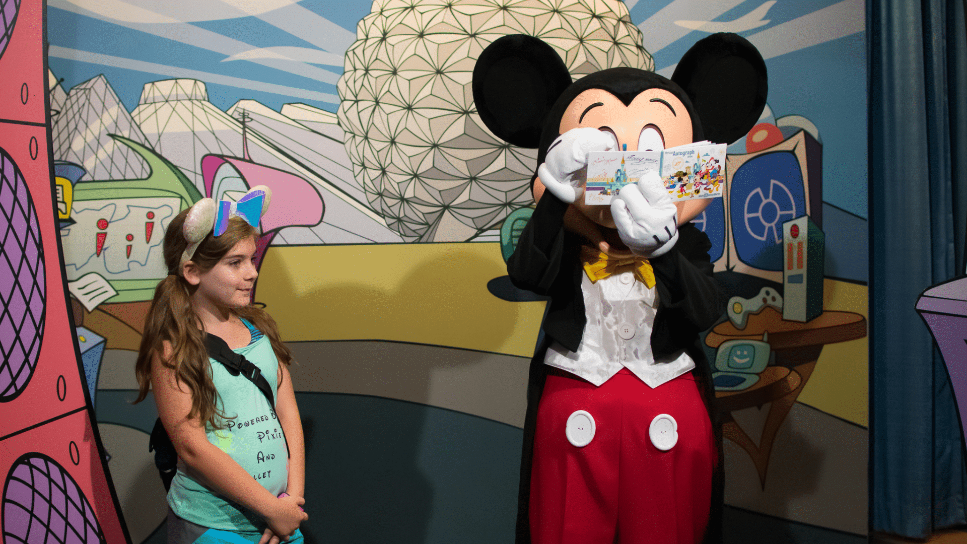 6 Fun & Creative Ways to Get Disney Character Autographs
