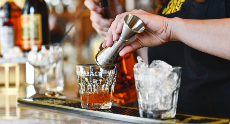 preparing the perfect sazerac cocktail 