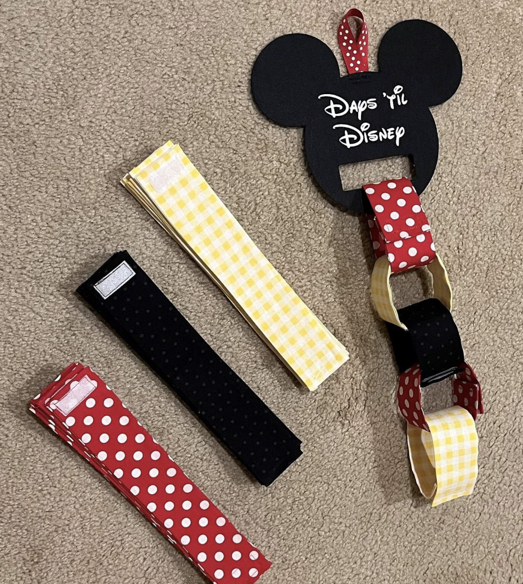 Reusable Fabric Countdown Chain for Disney Trips